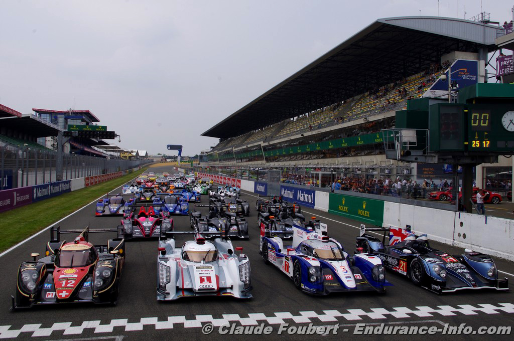 Endnu er tribunerne tomme men inden længe...
(Foto: Claude Foubert - Endurance-Info.com)
